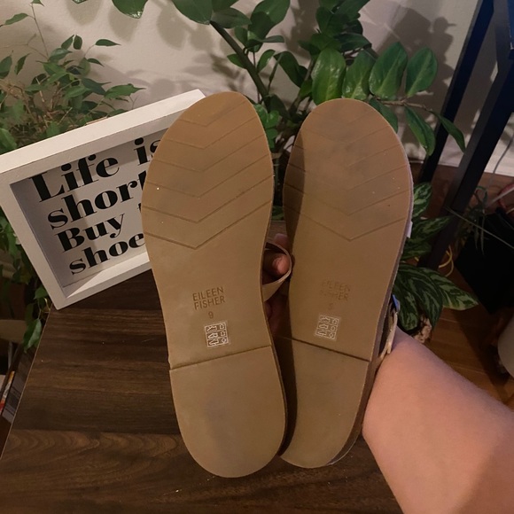 NWOT- Eileen fisher Dali sandals in cream - Picture 4 of 4